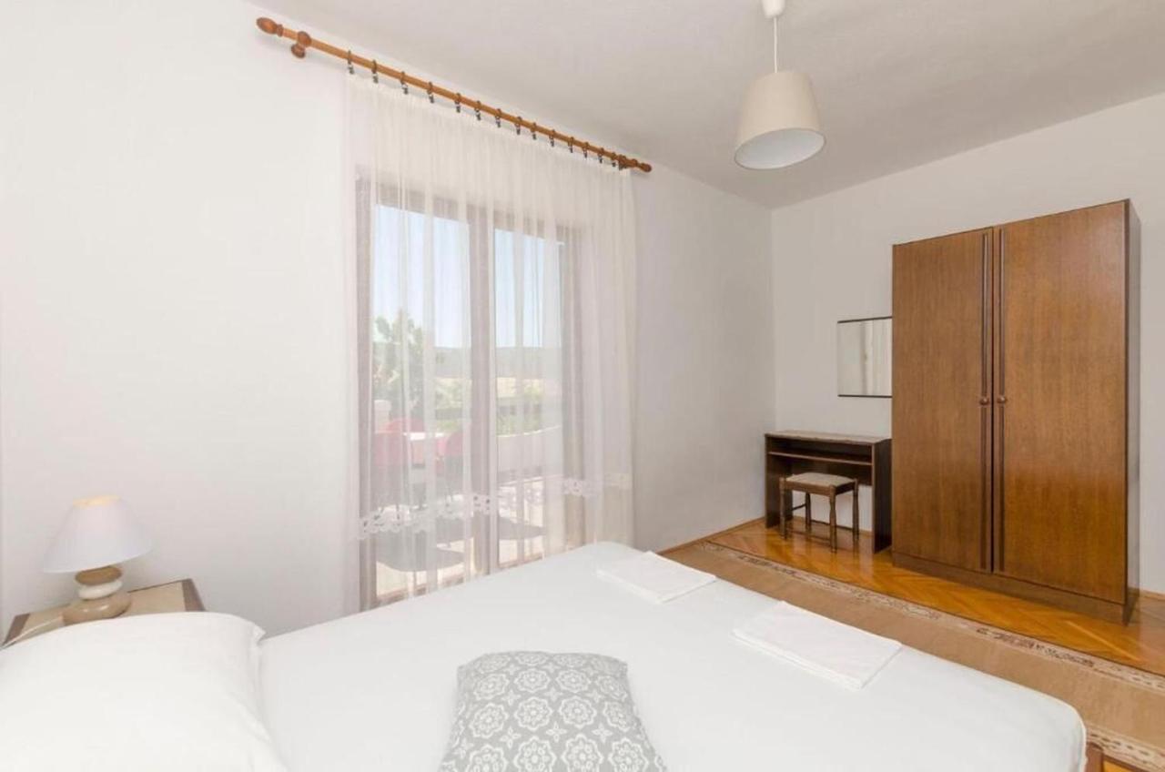 Apartments Spavalo 파그 외부 사진