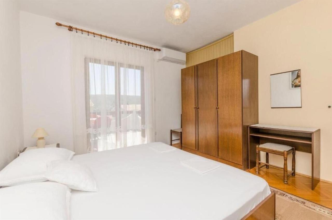 Apartments Spavalo 파그 외부 사진