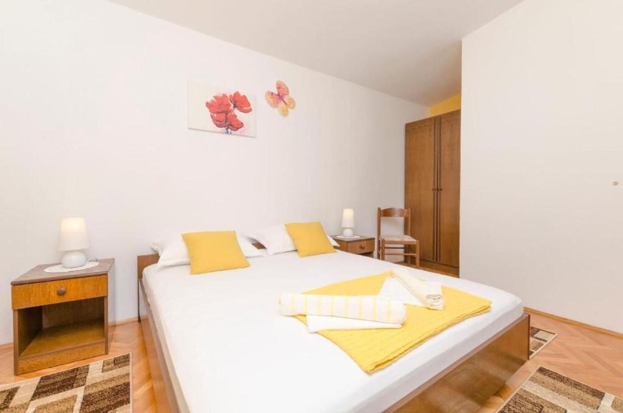 Apartments Spavalo 파그 외부 사진