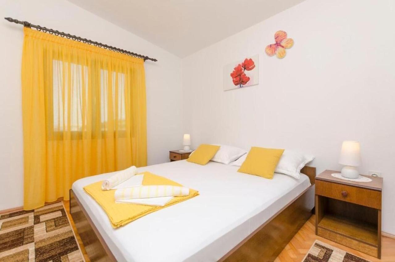 Apartments Spavalo 파그 외부 사진