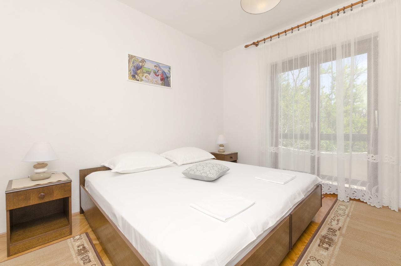 Apartments Spavalo 파그 외부 사진